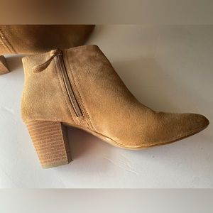 Banana Republic 8M‎ Suede Boots